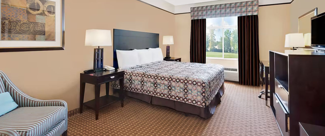 Attractive Room With King Bed